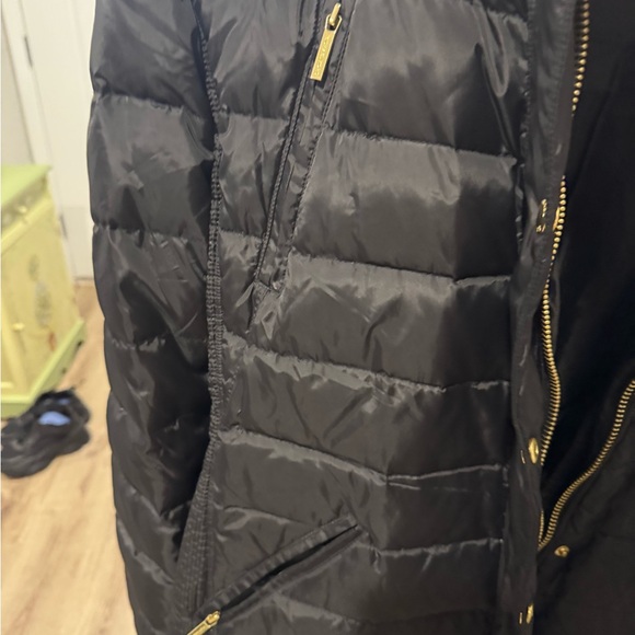 Women's Black Puffer Coat with Faux Fur Hood - Picture 6 of 8